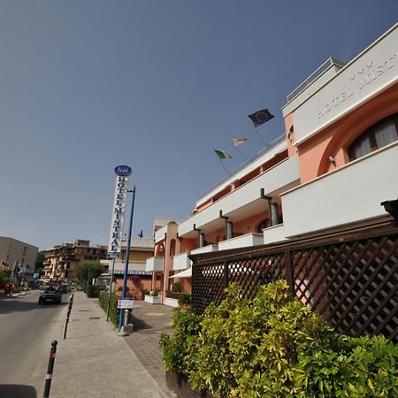Hotel Mistral Марина ди Кампо Екстериор снимка