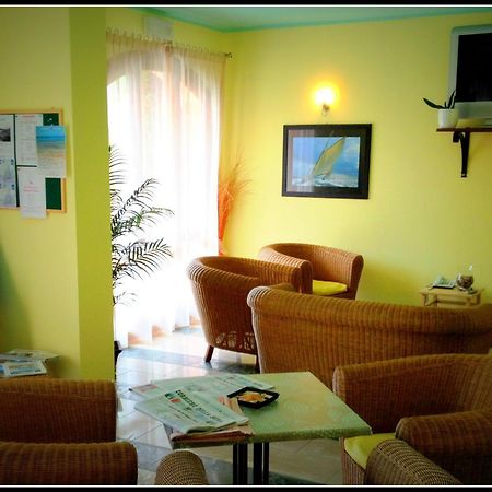 Hotel Mistral Марина ди Кампо Екстериор снимка