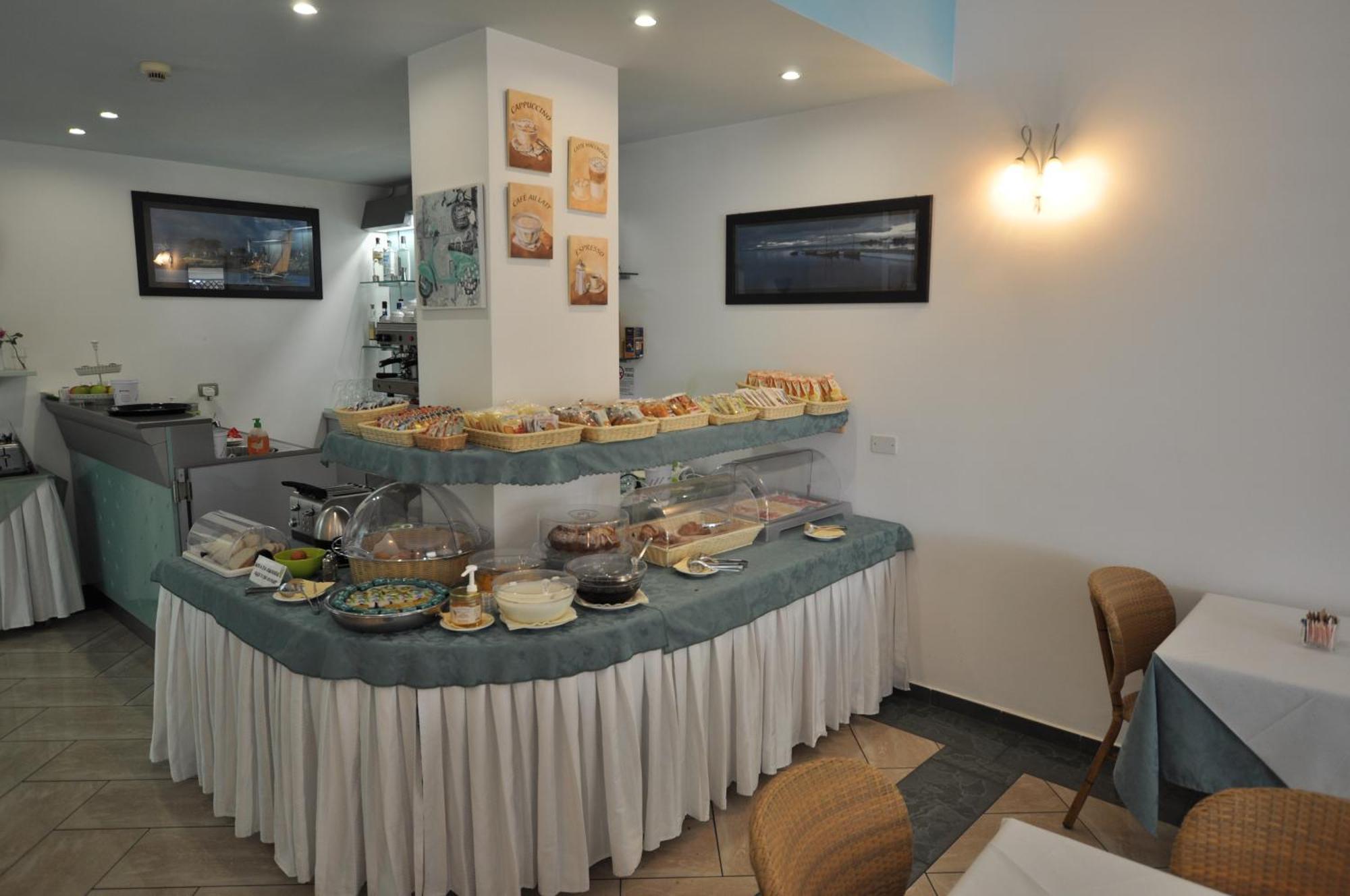 Hotel Mistral Марина ди Кампо Екстериор снимка