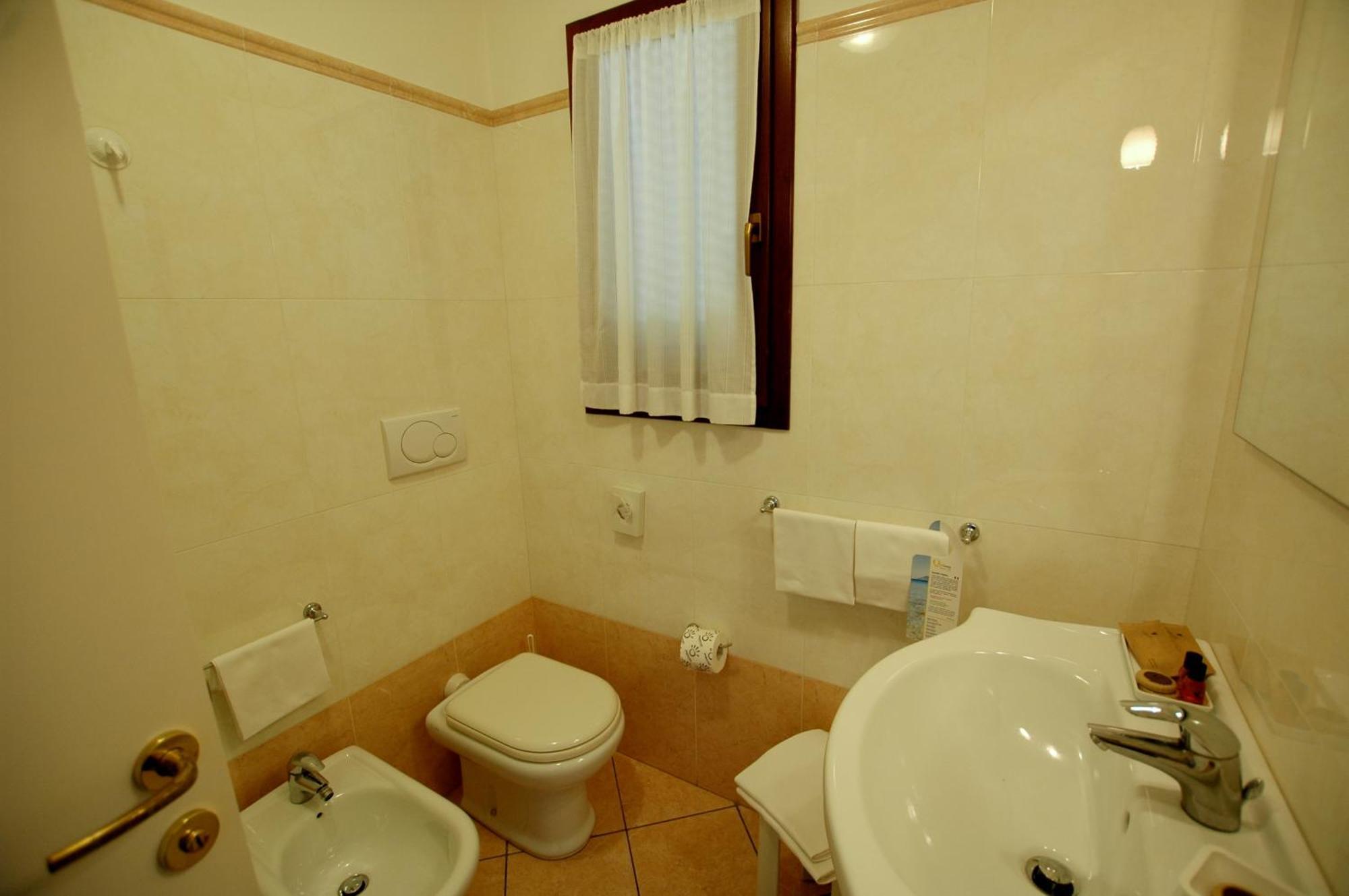 Hotel Mistral Марина ди Кампо Стая снимка