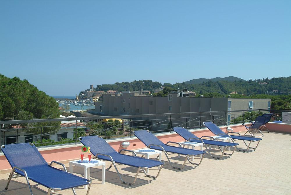 Hotel Mistral Марина ди Кампо Екстериор снимка
