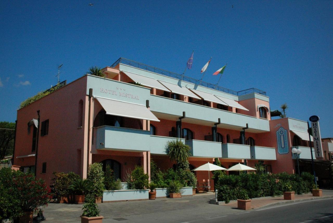 Hotel Mistral Марина ди Кампо Екстериор снимка